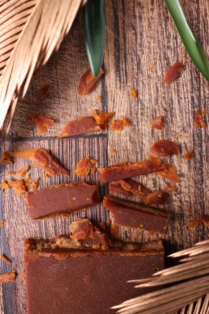 Additional photograph of Coconut sugar block: packaging or the sugar itself